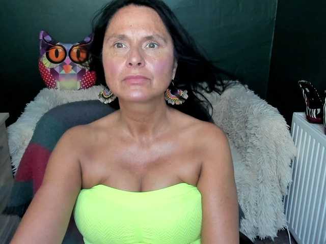 Фотографії ellenHeart #chatting #teasing #mature #domination