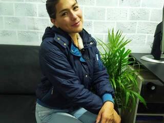 Еротичний відеочат emili-mac