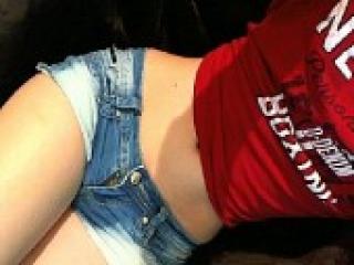 Еротичний відеочат emili97