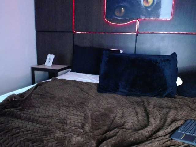 Фотографії Emily-ayr Hello guys ♥♥ welcome to my room #new #feet #latina #bigass #cute