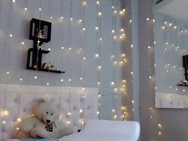 Скріншоти передачі EmilyFox