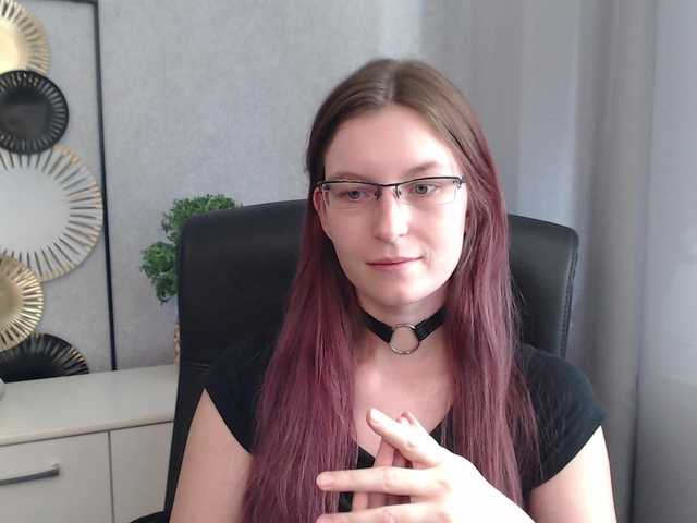 Фотографії EmmaHeart #chat #flirt #instructions #joi #cockrate #dirtytalk #domination #non-nude #teaser #roleplay #mistress #feet #armpits