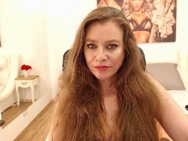 Фотографії ErikaSimpson flash tits100,flash pussy 150,flash ass 150,play whit pussy 300,all naked 500,play all naked 800 open cam 50tkn.