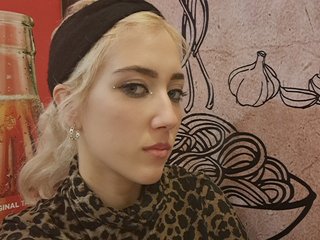 Еротичний відеочат eroticblondiee