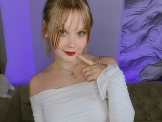 Еротичний відеочат Essie-Fanning