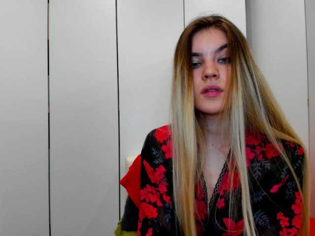 Фотографії evalovia69 Hello Guys welcome to my room, #cum see how a good show look like with a #fit #horny # latina girl