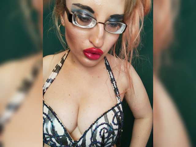 Фотографії findomgoaldigger #findom #paypig #lipfetish #mistress #tongue #biglips #lips #ignorefetish #joi #glasses #nosefetish #worship #bdsm #facefetish #lipfetish #sissy #fetish