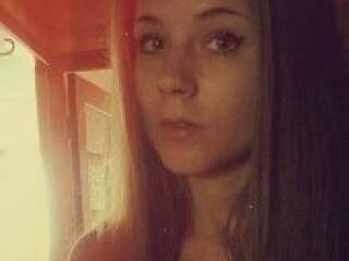 Еротичний відеочат foxygirl987