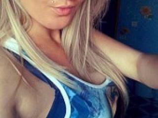 Еротичний відеочат goldengirlx