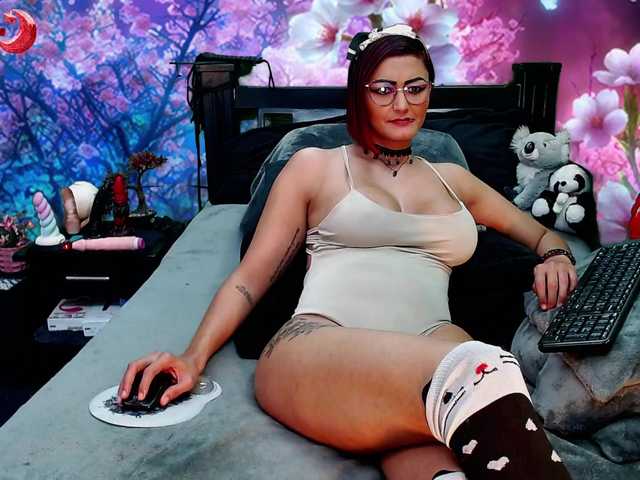 Фотографії Hanna-Luna Welcome to my room, enjoy it with me: menu tips All neked 195tks, Lush control for 30 minutes 999tks, Show feet 30 tks, Show pussy 100tks, Show boobs 95tks, Fingers pussy 200tks, Dildo pussy 300tks, Squirt 380tks, Doggy style 55tks, Anal 600tks, C2c 50tk