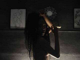 Еротичний відеочат Hilary-9