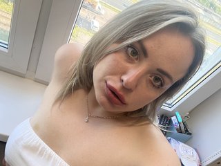 Еротичний відеочат HollyDoll