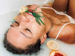 Еротичний відеочат HolyMummy