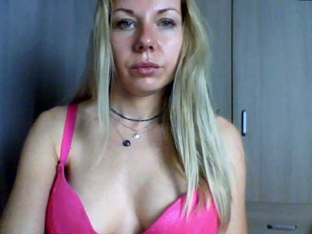 Фотографії HotDiana4U Sexy blond hottie - big natural tits - great ass - i love sex!,)