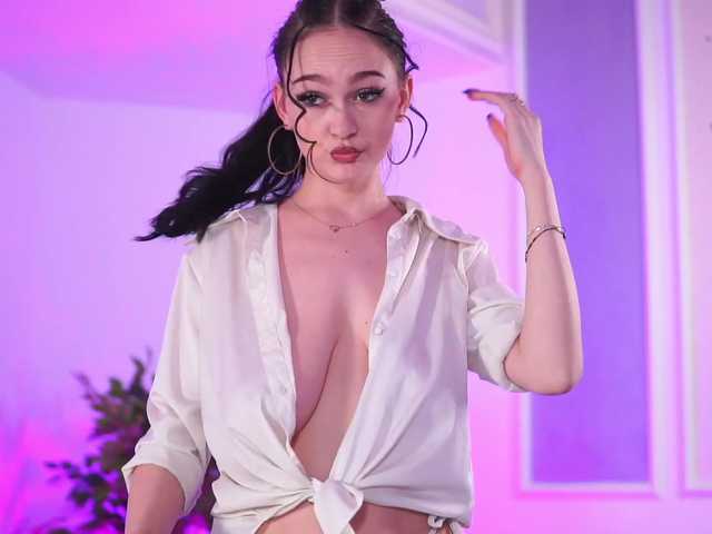 Скріншоти передачі HotSkinnyX