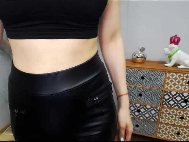 Скріншоти передачі hottieLAURA