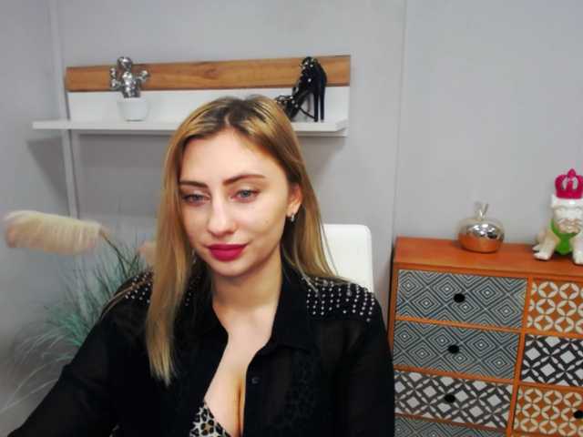 Скріншоти передачі hottieLAURA