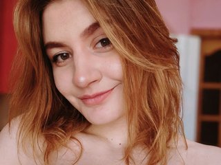 Еротичний відеочат BizzyBeee
