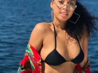 Еротичний відеочат Jolieculmetisse