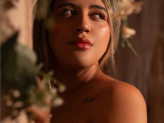 Еротичний відеочат JuliethaTaylor