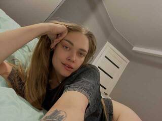 Еротичний відеочат HollyGolightly