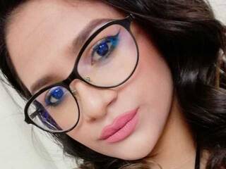 Еротичний відеочат karamelaMoto