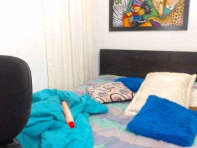 Скріншоти передачі KarlaHarrison