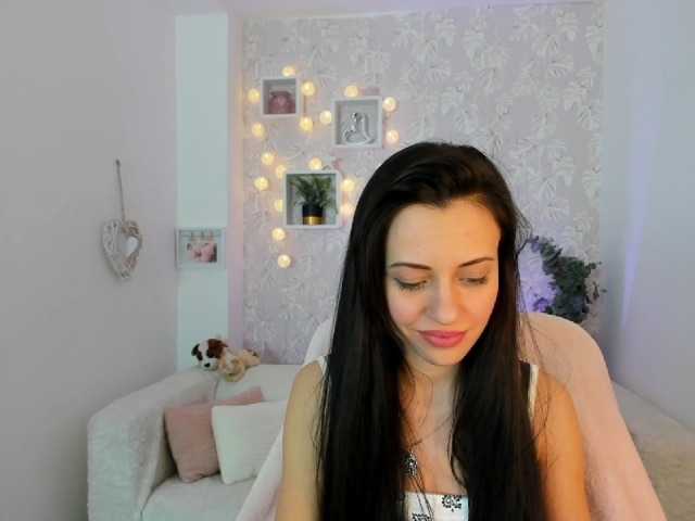 Фотографії KathyWhite Hi im #new #teen here ♥ #ass #tits #18 #pvt come here and play with me ♥