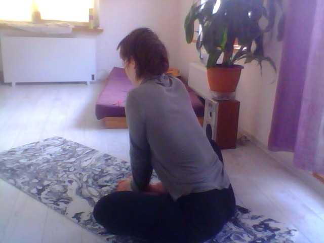 Фотографії KellyKapowska i will answer u all guys after practice yoga