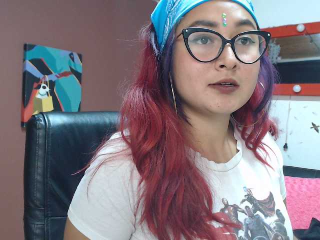 Скріншоти передачі KhloePinkd