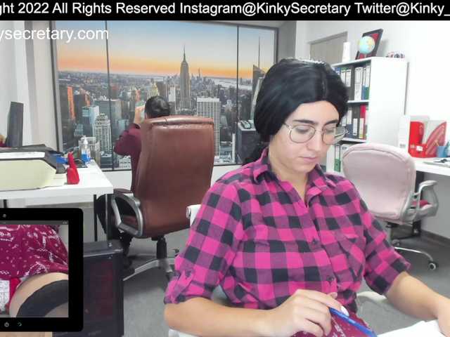 Скріншоти передачі KinkyOffice