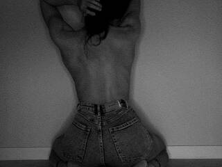 Еротичний відеочат L-o-l-ita