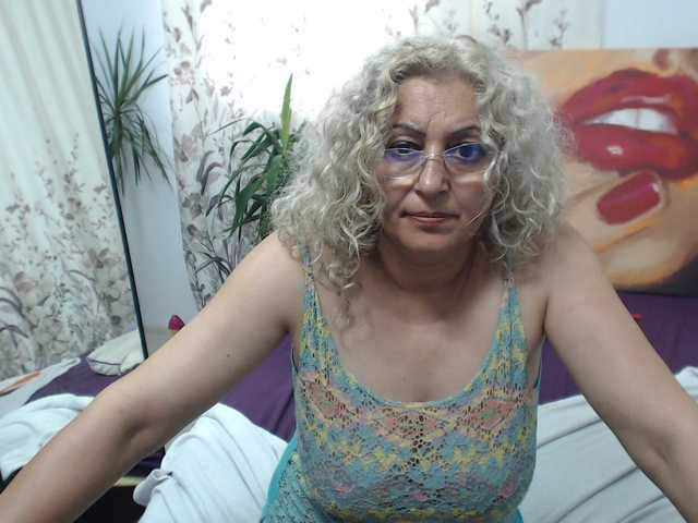 Фотографії ladydy4u I am waiting for the hard dick to have fun,,,30 tit 50 ass 500 naked 1000 squrt , 80 blow , 40 c2c
