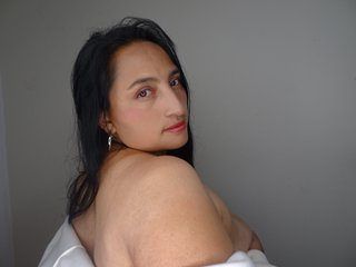 Еротичний відеочат LauraYoselin