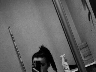 Еротичний відеочат Laurie-Mindy