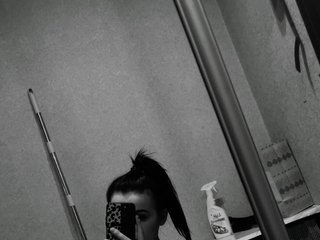 Еротичний відеочат Laurie-Mindy