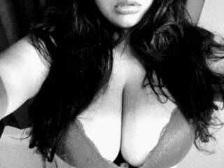 Еротичний відеочат LaylaDarling