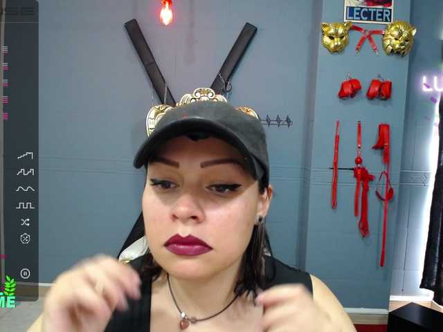 Скріншоти передачі Leia-bennet