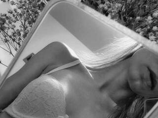 Еротичний відеочат LeksiAngel