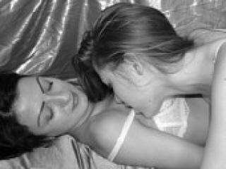 Еротичний відеочат lesbiloveee