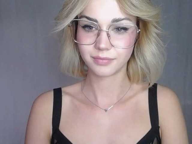 Фотографії lexieSpicy Sweet and yet dang naughty ;) #innocentface #sweet #petite #glasses #fetish #natural #shorthair #domina #teaser #cfmn #joi #cei #cbt #sph #cucktraining