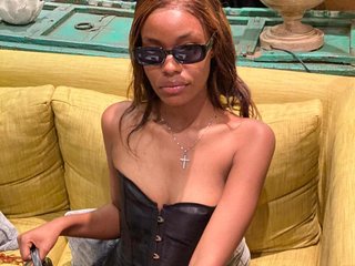 Еротичний відеочат Lillie-03