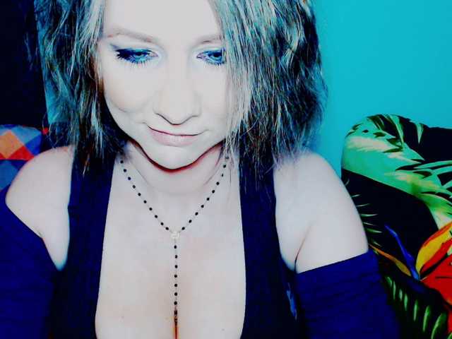 Фотографії Lilly666 hey guys, ready for fun? i view cams for 80 tok, to get preview of my body 90, LOVENSE LUSH Low 15, med 30, high 60, mic on, toys on.... and other things also! :)