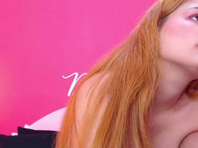 Фотографії LinndaTaylor Playing a stray kitty, wanna feed me some milk? Cum show at goal!! @total #blonde #bigtits #roleplay #fetish #teen