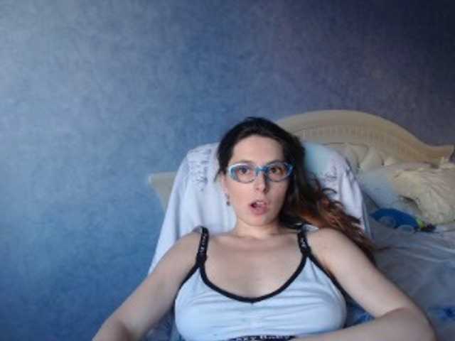 Фотографії LisaSweet23 hi boys welcome to my room to chat and for hot body to see naked in private))