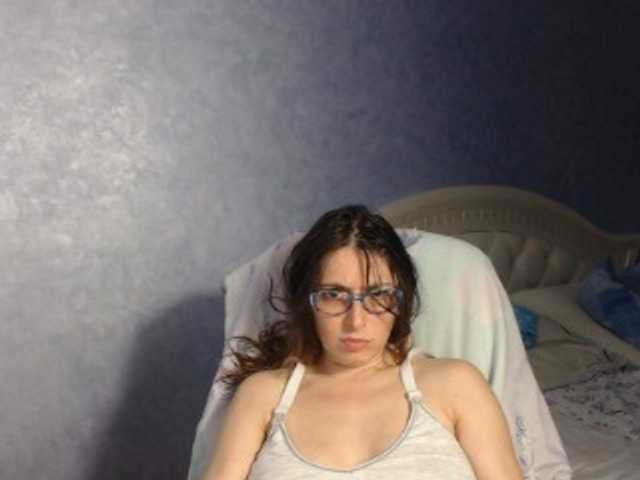 Фотографії LisaSweet23 hi boys welcome to my room to chat and for hot body to see naked in private))