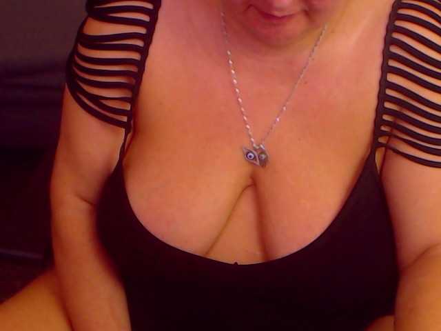 Фотографії MadameLeona My deepest weakness is wetness #Lush...#mature #bigboobs #bigass #lush #bbw .. i will show for nice tips !50for tits, 80pussy, 25 feet, 30belly ,45ass, 10 pm,,400naked&play&squirt,c2c 5 mins 40tips,