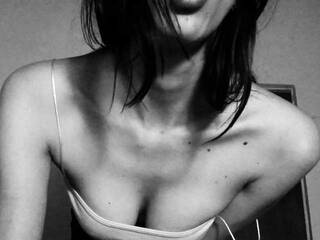 Еротичний відеочат MadameLia