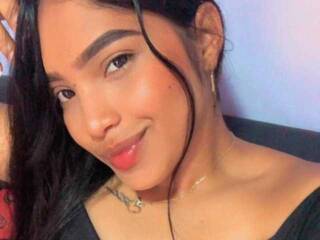 Еротичний відеочат madelynefox