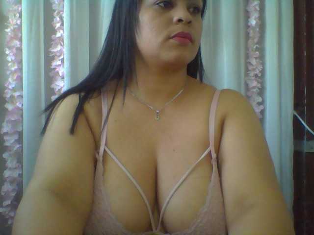 Фотографії mafersmile #latina #bigboobs #bbw #mature #mistress